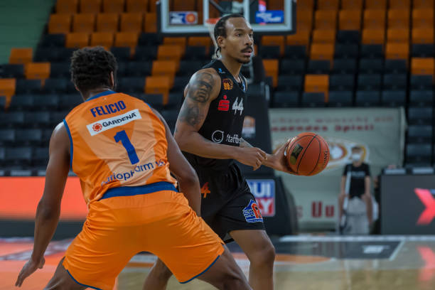 面对实力雄 面对实力雄