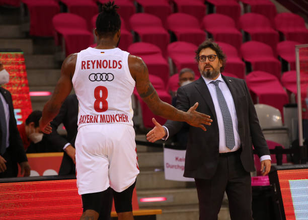 球迷眼前一 球迷眼前一